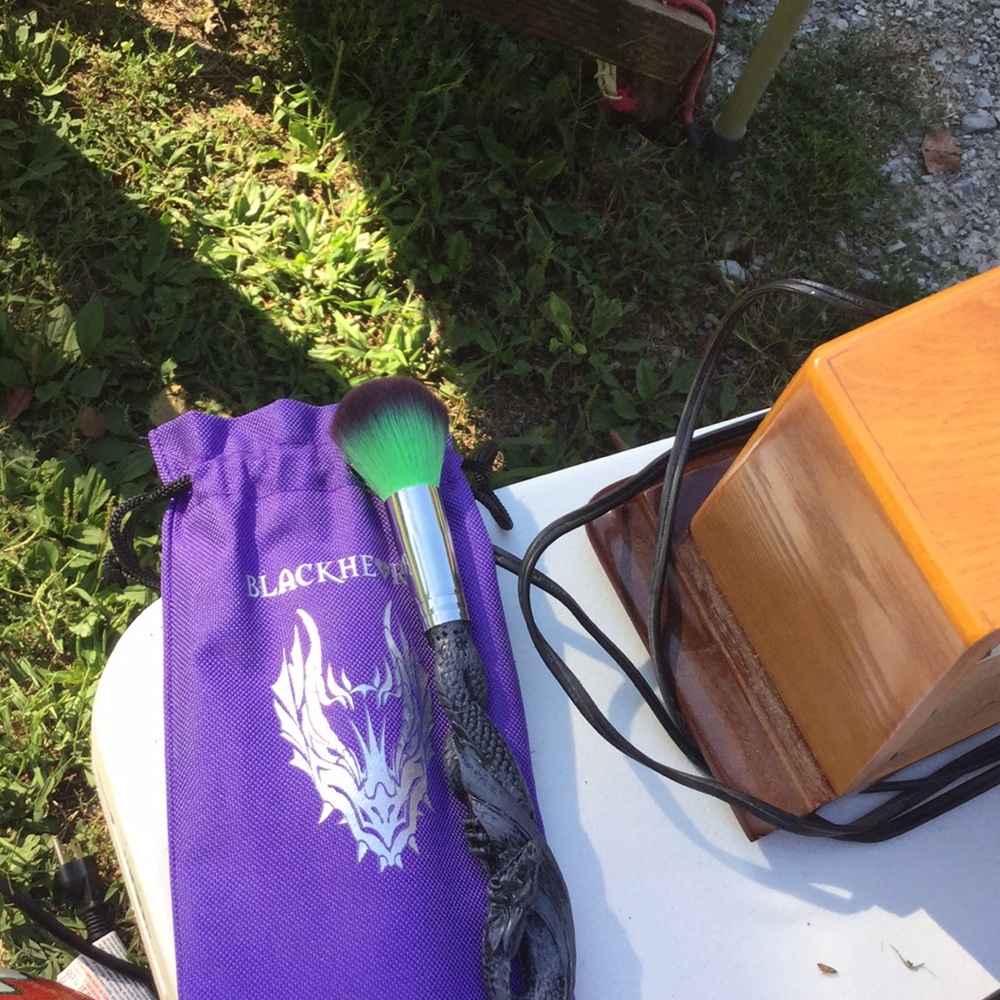 Set of 4 makeup brushes blackheart hot topic